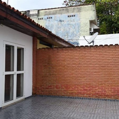 Casa Proxima A Praia Гуаружа Екстер'єр фото